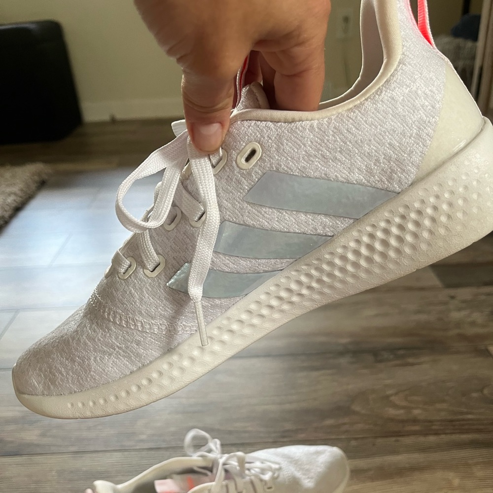 SOLD Women’s Adidas size 9.5